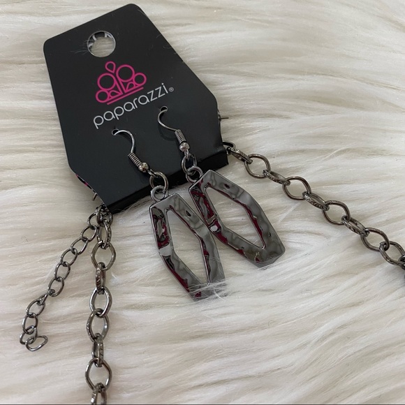 NWT Paparazzi Break The Mold Black Necklace & Earrings Set - Picture 2 of 4